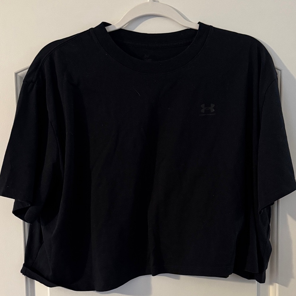Under Armour black crop top
